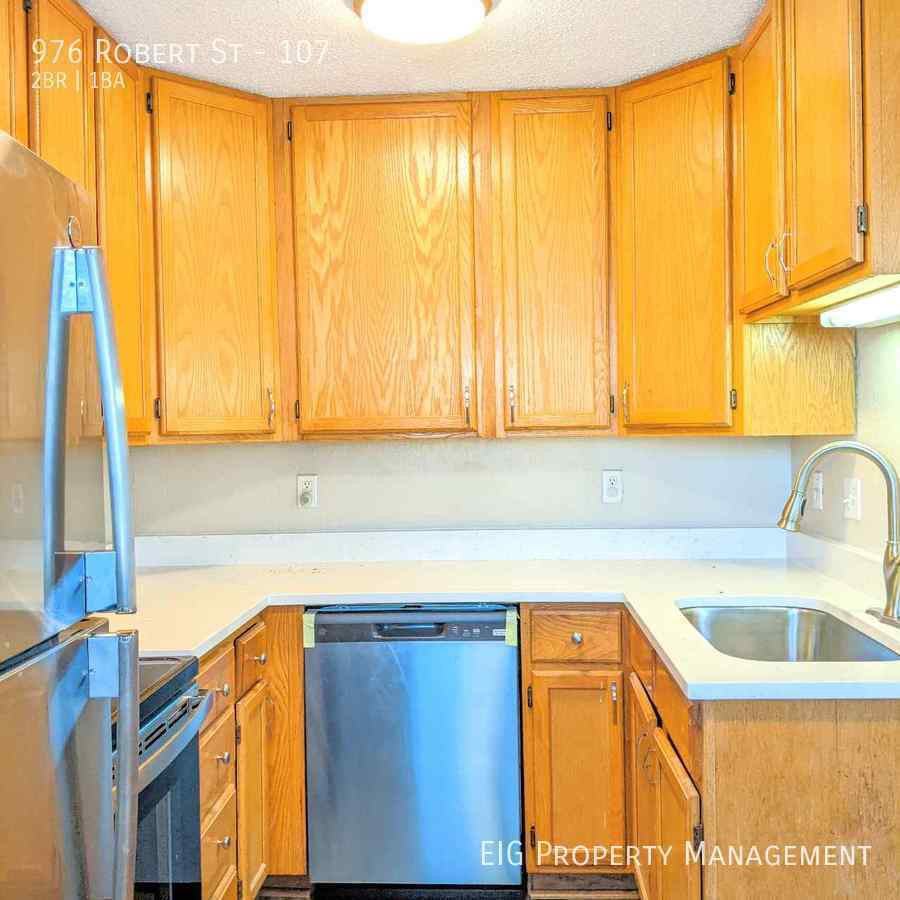 976 Robert St S #107