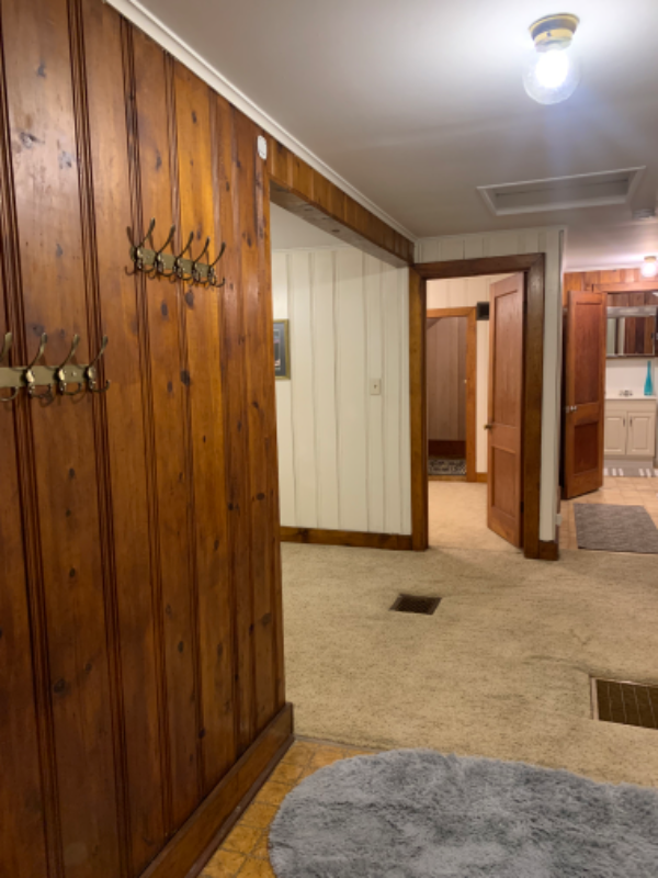 618 Leonard Ave - Photo 2 of 14