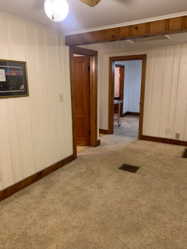 618 Leonard Ave - Photo 3 of 14