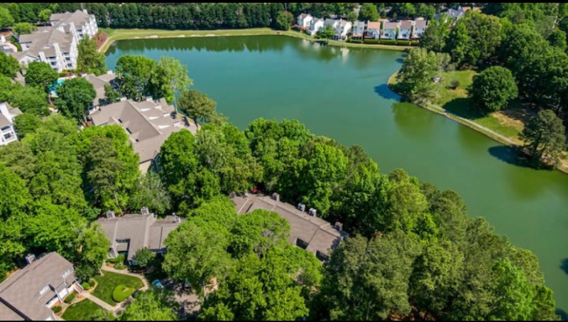 106 Lake Hollow Cir - Photo 5 of 12