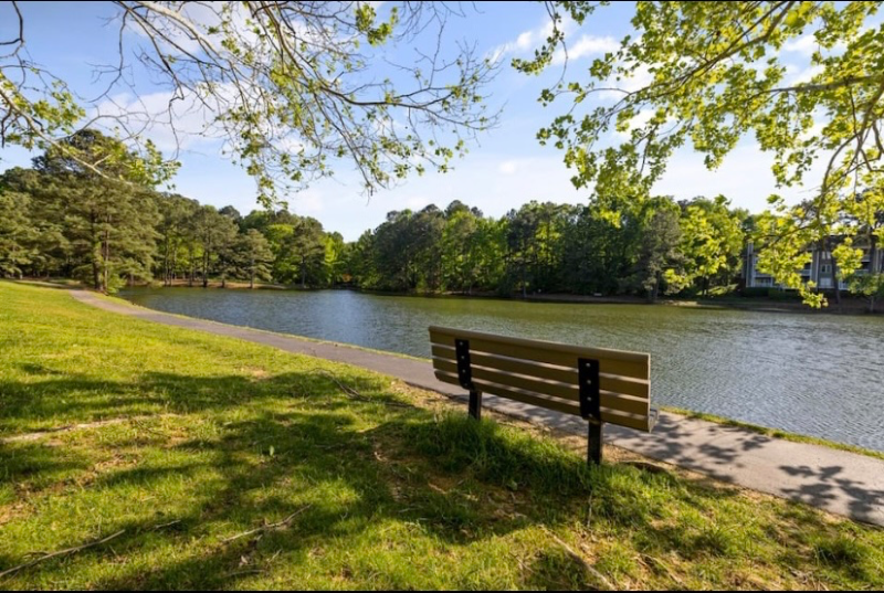 106 Lake Hollow Cir - Photo 2 of 12