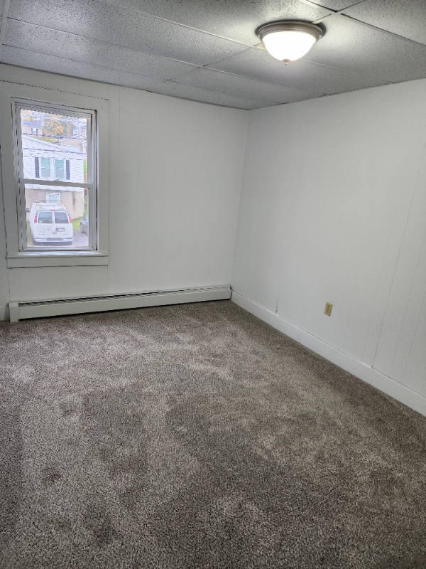 420 Hudson St - Photo 4 of 12