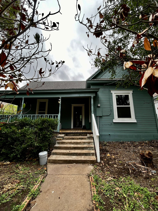 1104 N 11th St - Photo 2 of 15