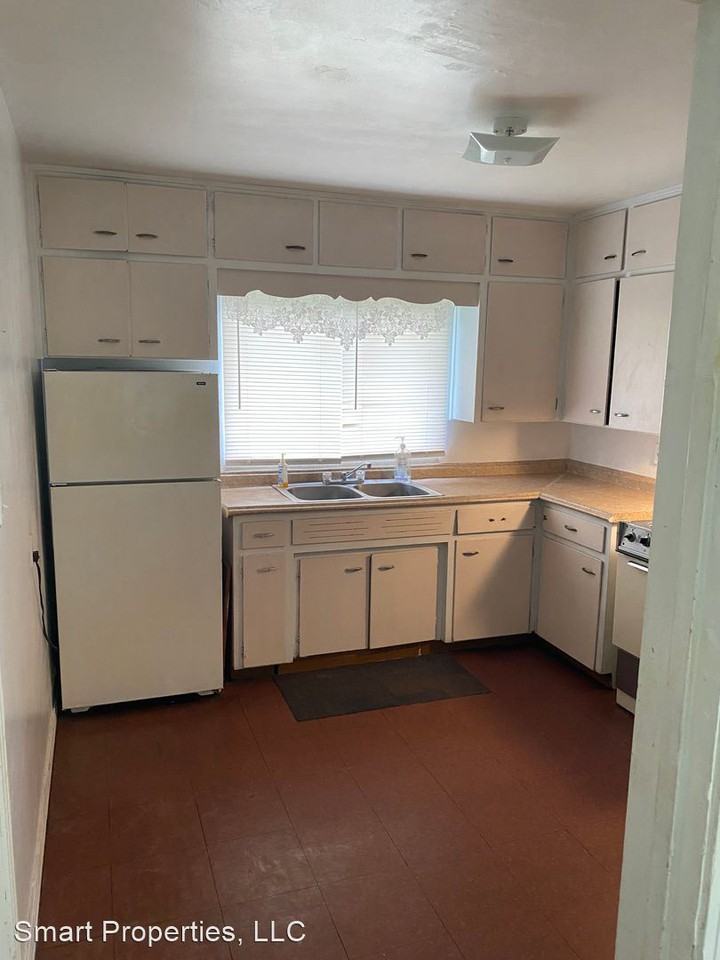 1818 E Main St - Photo 3 of 15