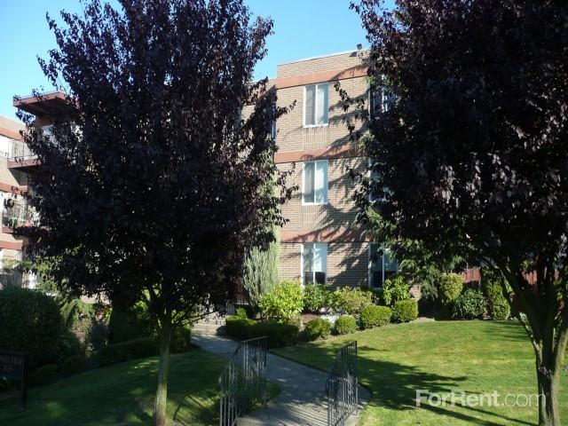 Sunset View Apartments - Photo 3 of 20