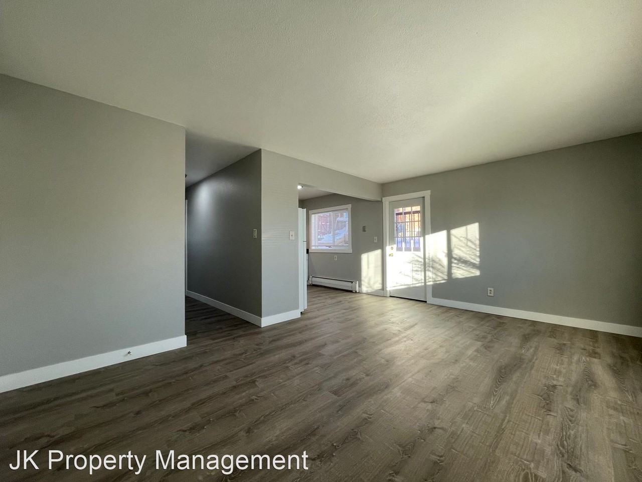 2100 4th St NE - Photo 3 of 12