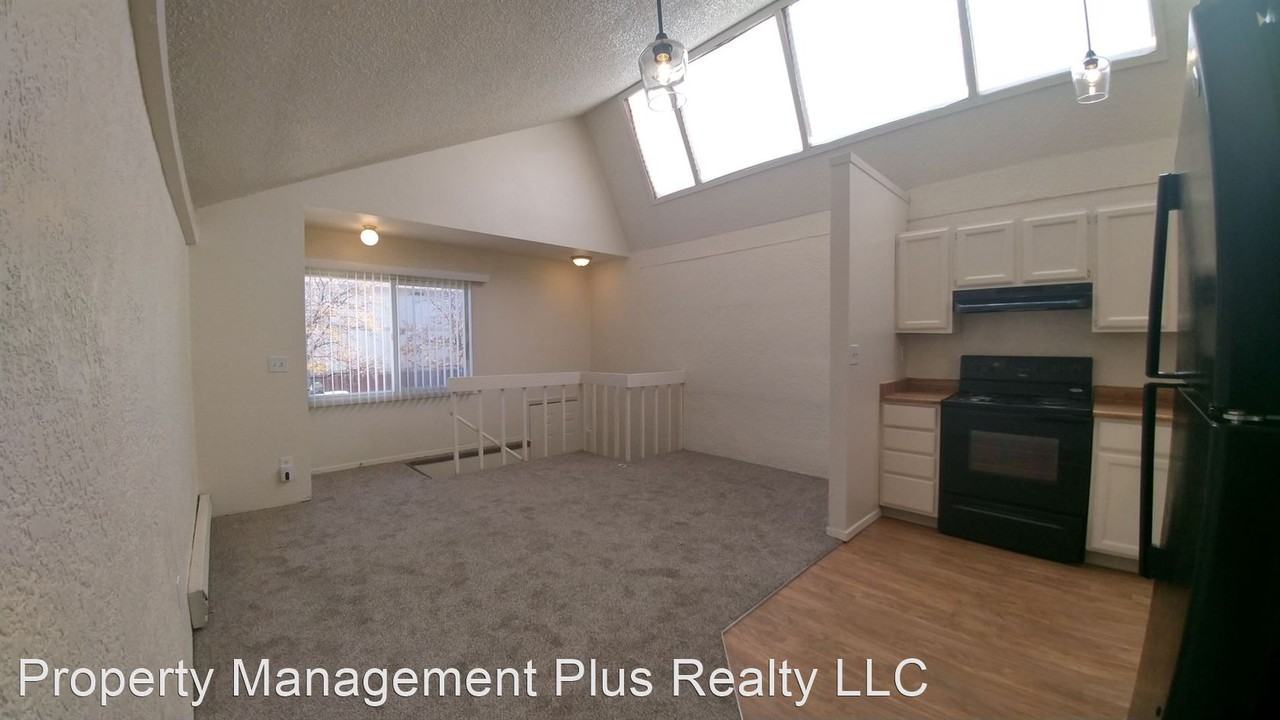 1249 Hunter Court - Photo 2 of 15