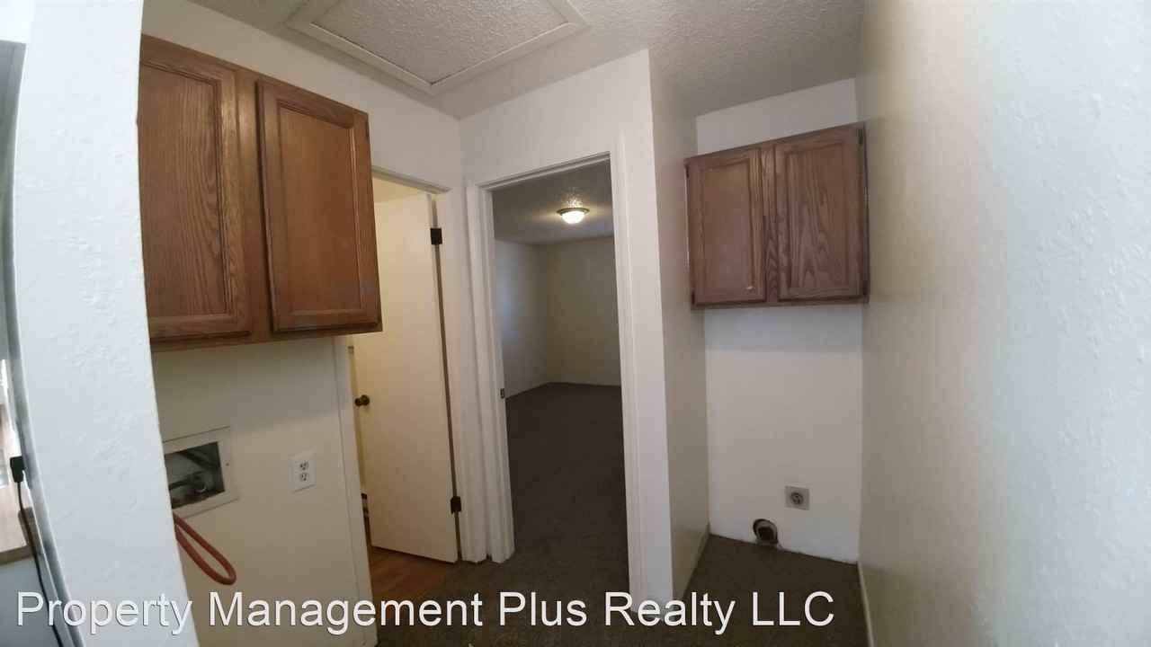 1249 Hunter Court - Photo 3 of 15