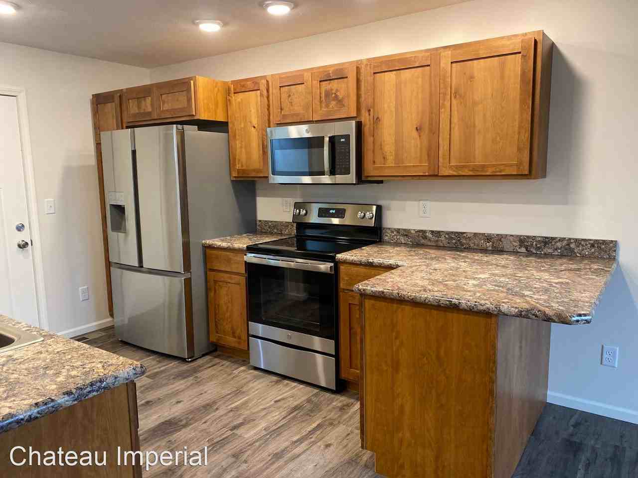 606 Bowen - Photo 2 of 21