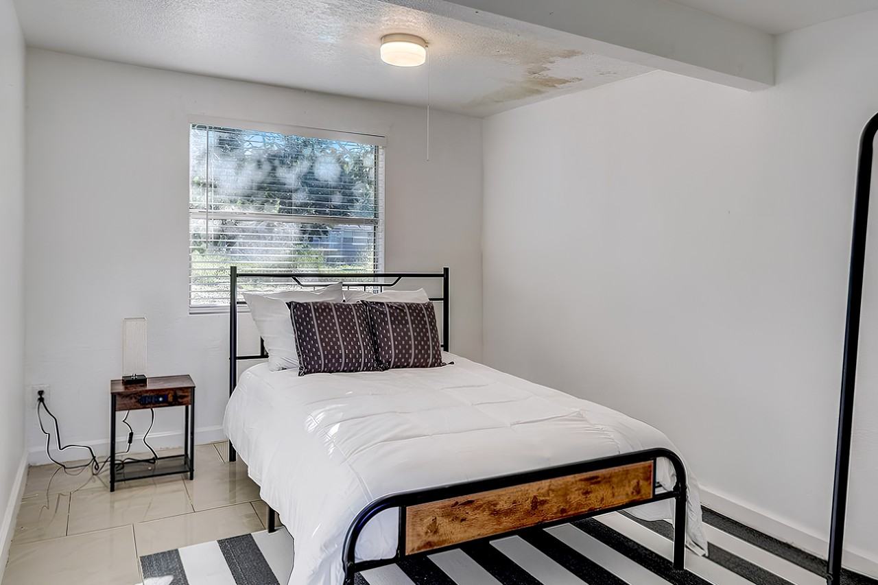 Mack Ave - Photo 3 of 5