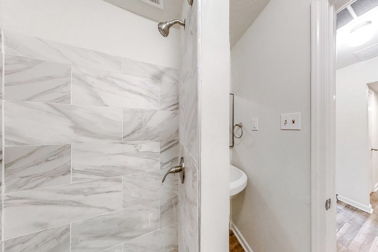 Lajean Dr - Photo 6 of 8