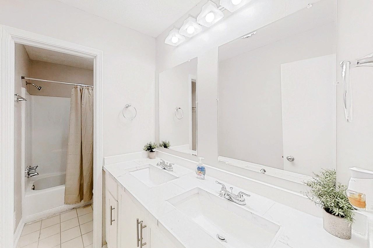 Rock Meadow Dr - Photo 4 of 10