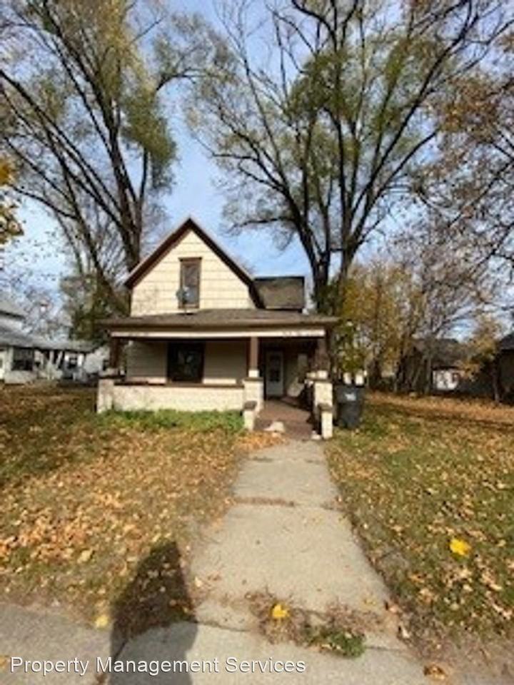 810 W Wolf Ave, Elkhart, IN 46516 4 Bedroom House for 1,095/month Zumper