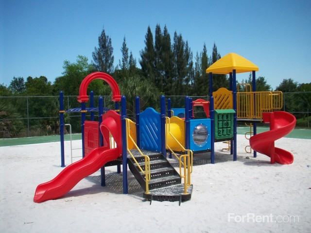 2500 Inverrary Club Apartments - Photo 3 of 17