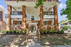 featured image of 1800 W 41st St