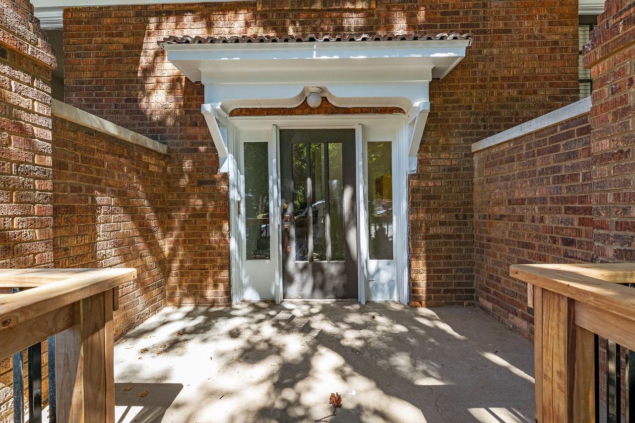 1800 W 41st St - Photo 2 of 34