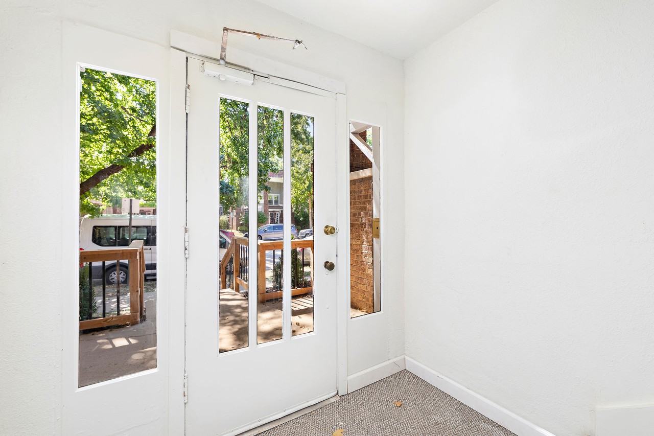 1800 W 41st St - Photo 5 of 34