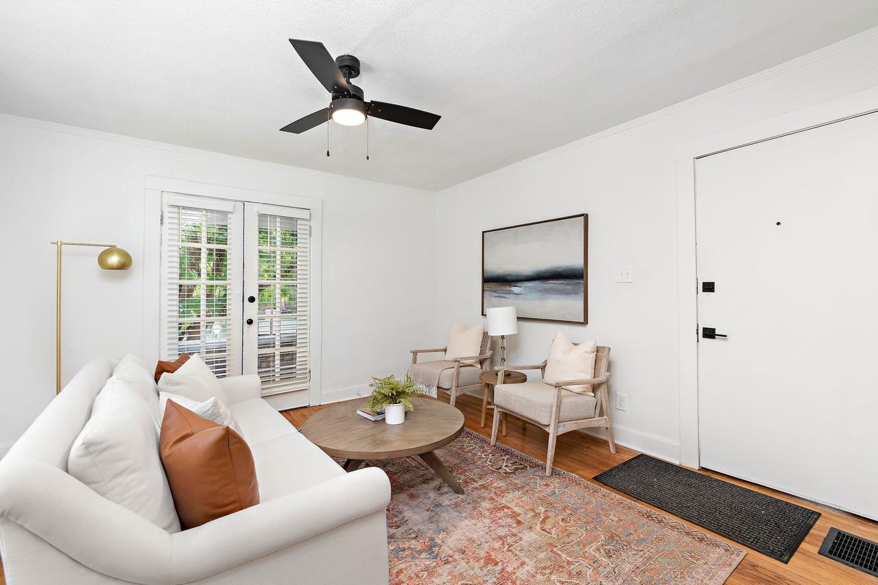 1800 W 41st St - Photo 7 of 34