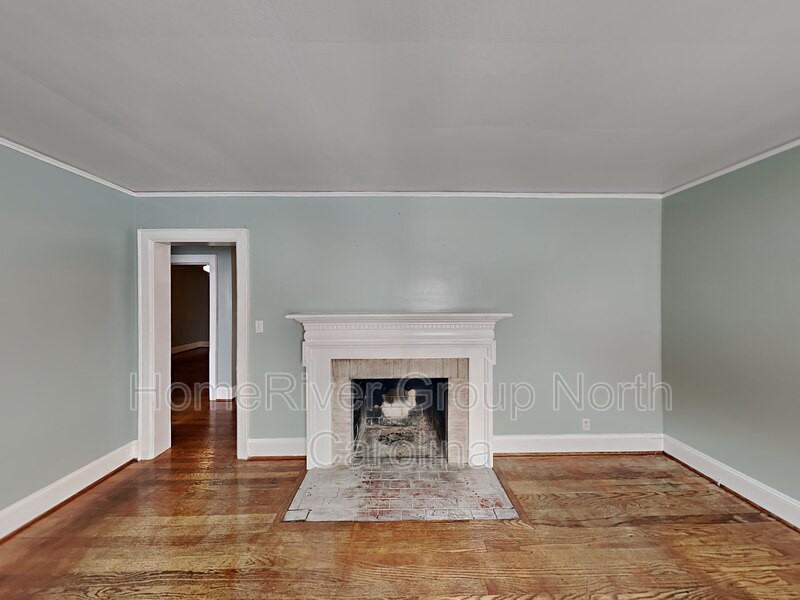 1206 Oak St - Photo 2 of 25