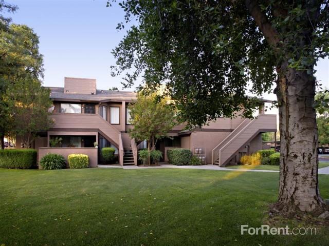 West Pointe Apartments - Photo 3 of 11