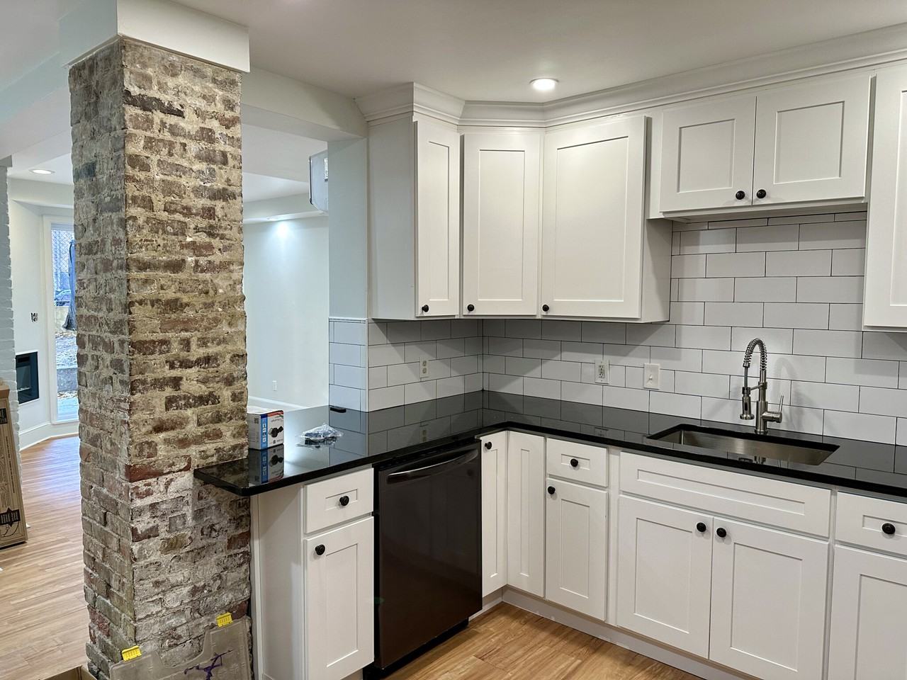 616 Columbus Ave #B1 - Photo 5 of 9