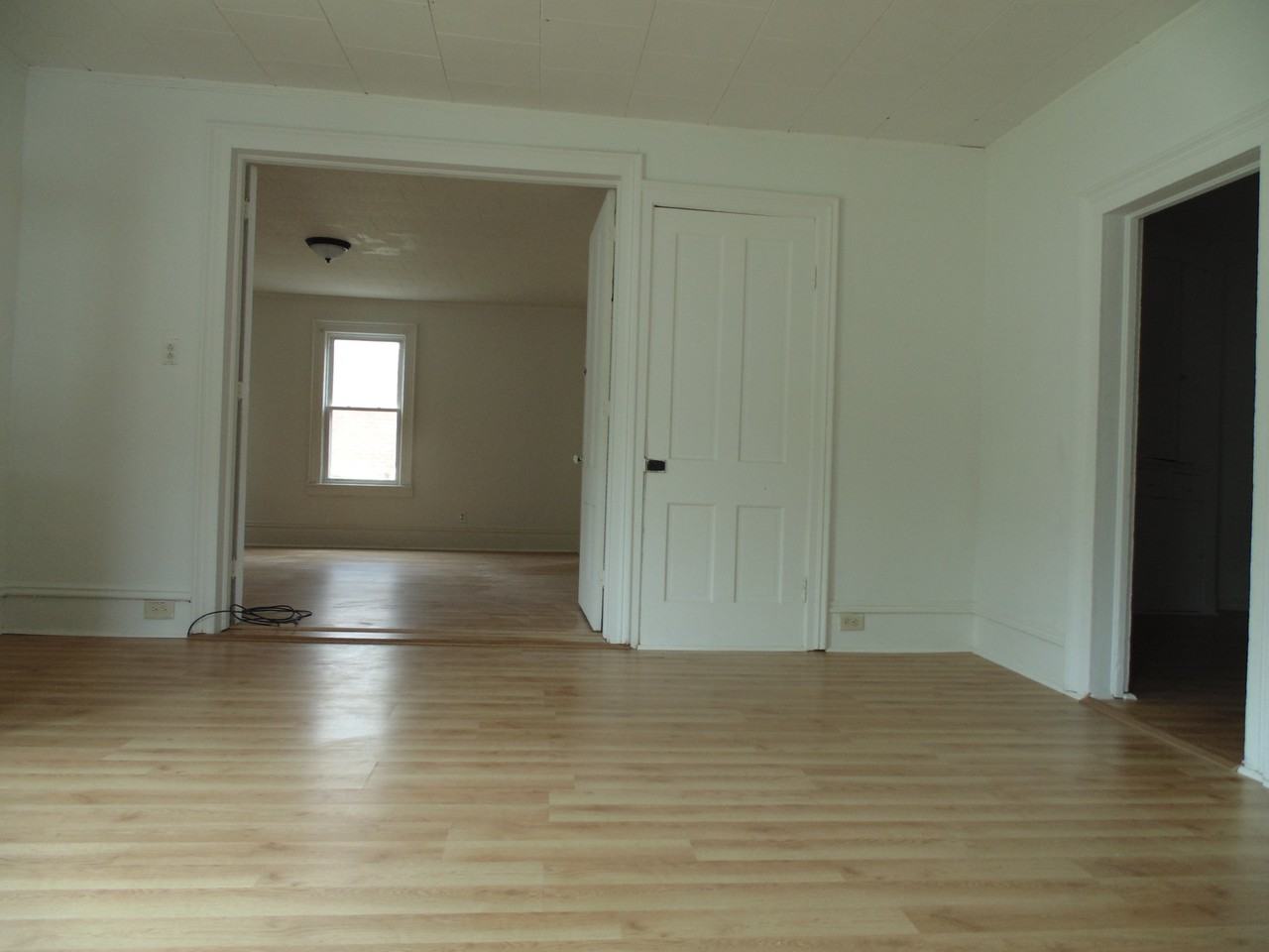 122 S State St - Photo 2 of 8