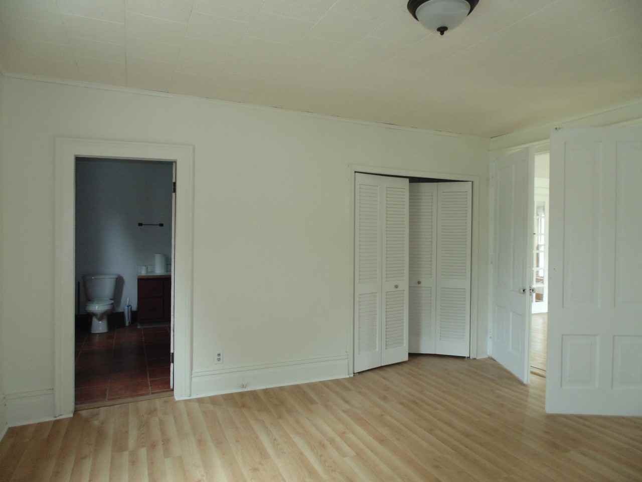 122 S State St - Photo 3 of 8