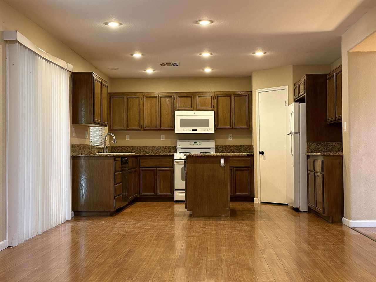 5537 Spruce Hill Ct #1 - Photo 4 of 47