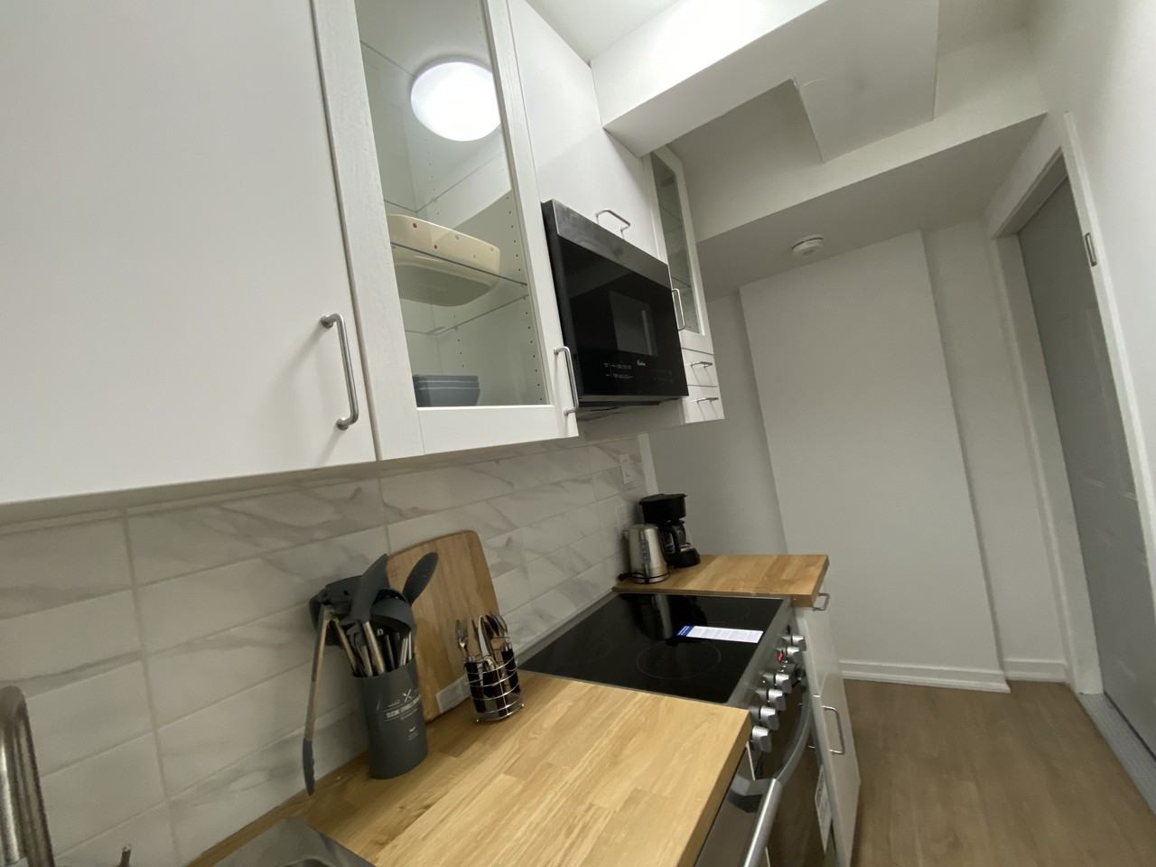 2385 Dundas Street West - Photo 5 of 9