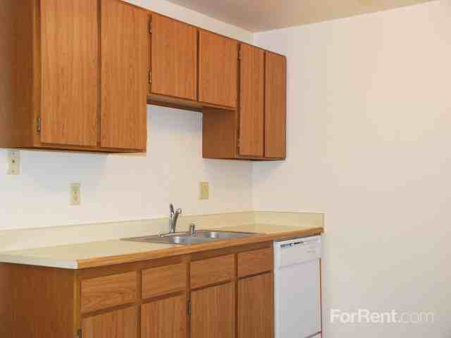 Fife Village Apartments - Photo 3 of 12