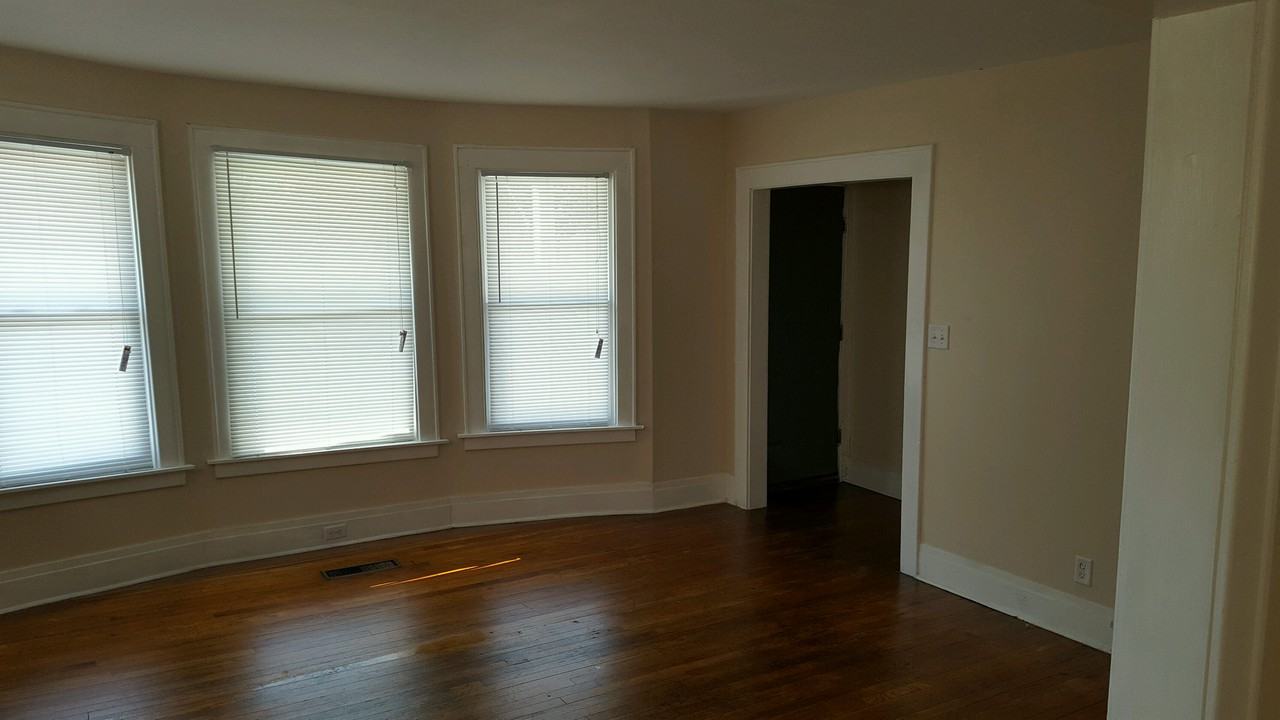 206 Hall Ave #1 - Photo 2 of 17