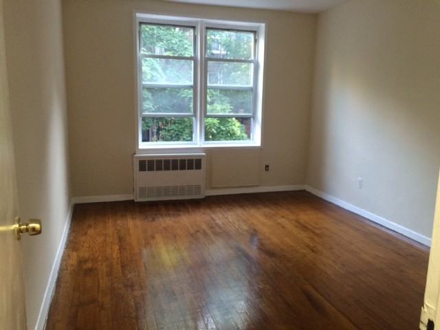 65-04 Booth St - Photo 2 of 4