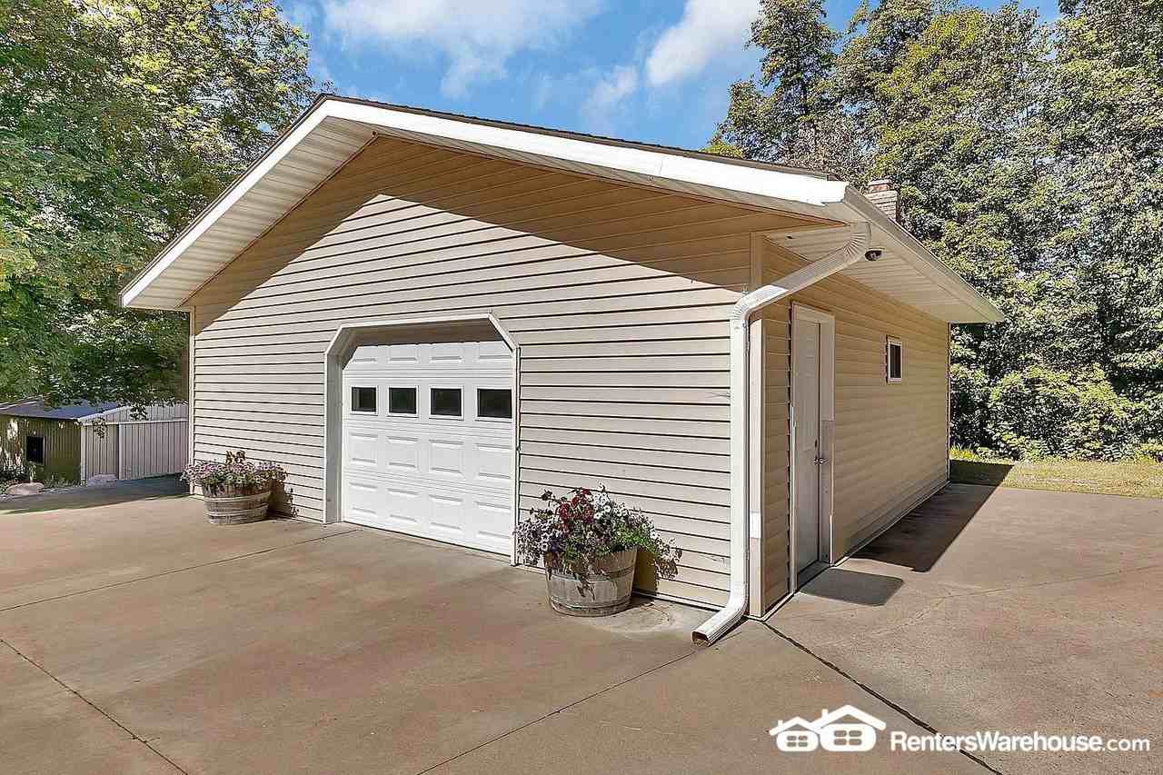 17402 Big Fish Lake Rd - Photo 2 of 10