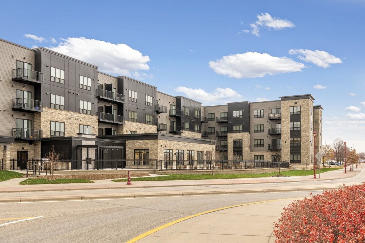 Risor of Apple Valley - Photo 4 of 31