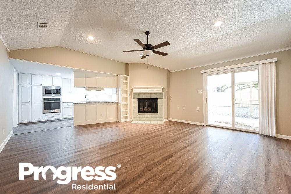 110 Mill Creek Dr - Photo 3 of 16