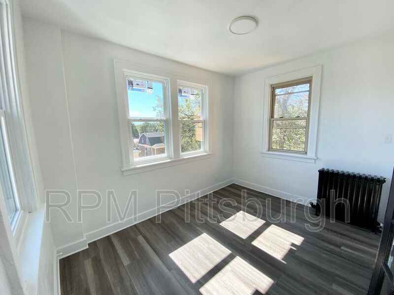 119 Margaret St - Photo 3 of 20