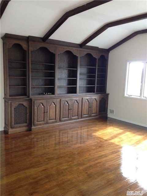 30 Suffolk Blvd - Photo 2 of 14