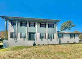 featured image of 223 Raintree Ln #1