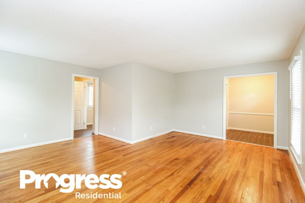 2233 Meloine Ln - Photo 3 of 16