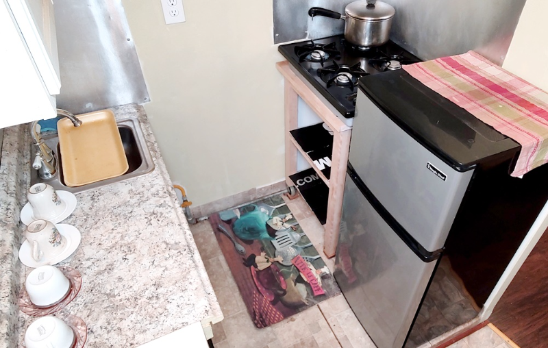 382 Hillside Blvd - Photo 2 of 9