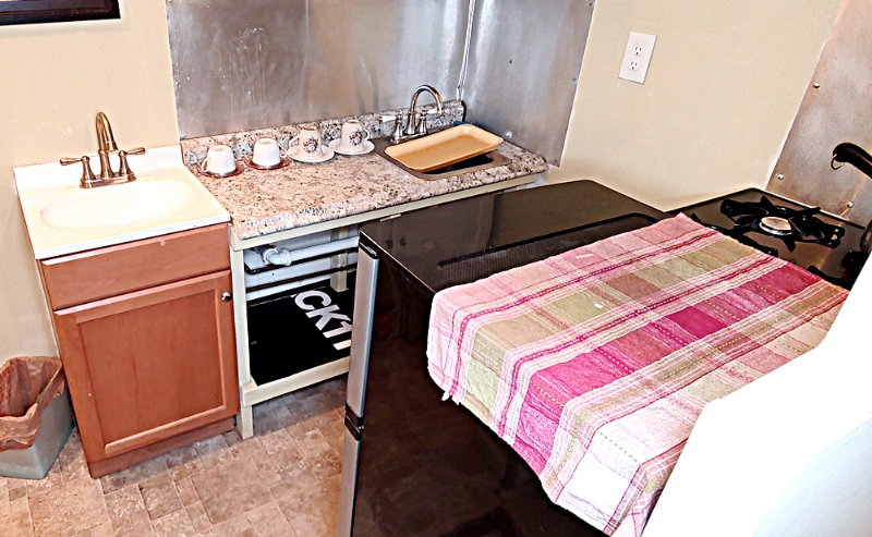 382 Hillside Blvd - Photo 3 of 9