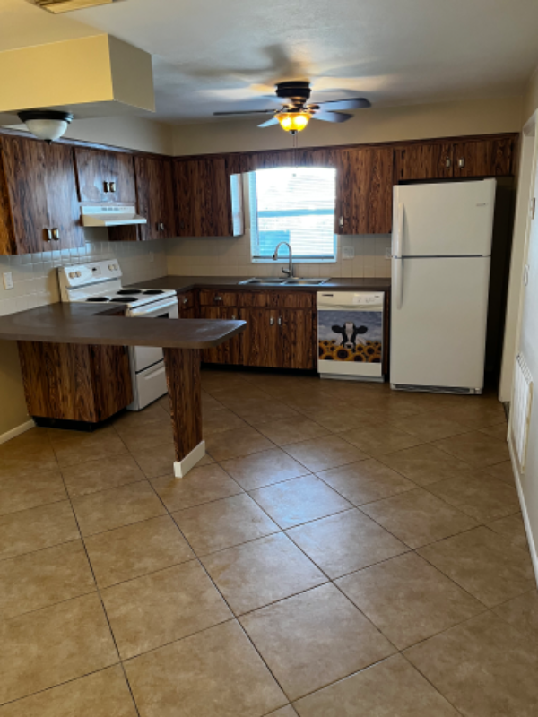7510 Greybirch Ter - Photo 2 of 8