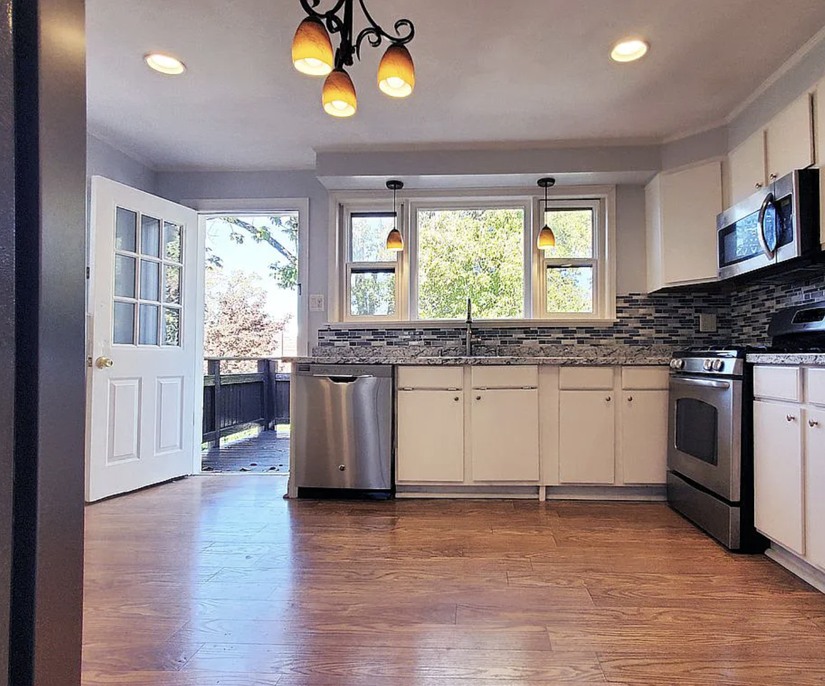 49 N Penn St - Photo 3 of 9