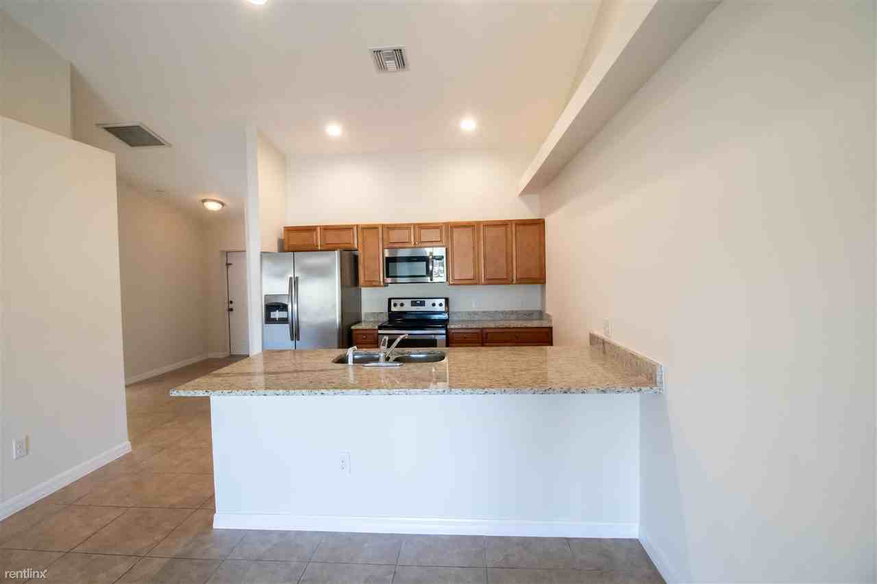 2941 Skyline Blvd - Photo 2 of 10