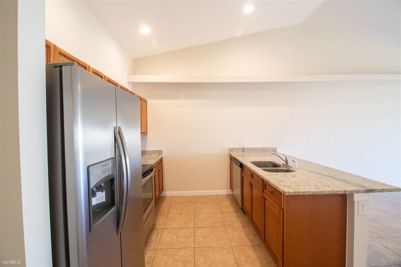 2941 Skyline Blvd - Photo 3 of 10