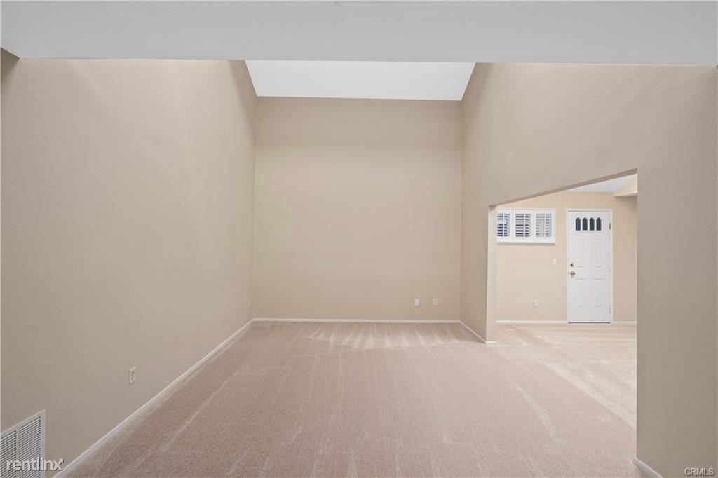 31 Ticknor Pl - Photo 2 of 12