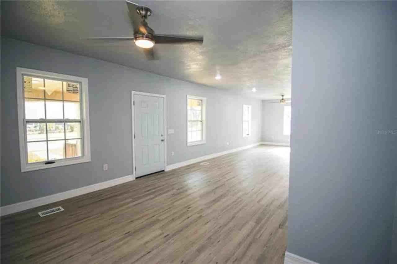 1410 High St - Photo 2 of 10