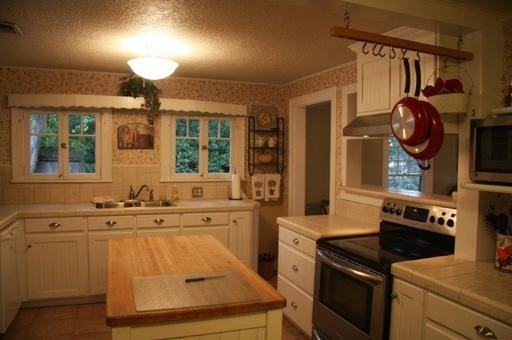 160 S 4th St - Photo 3 of 36