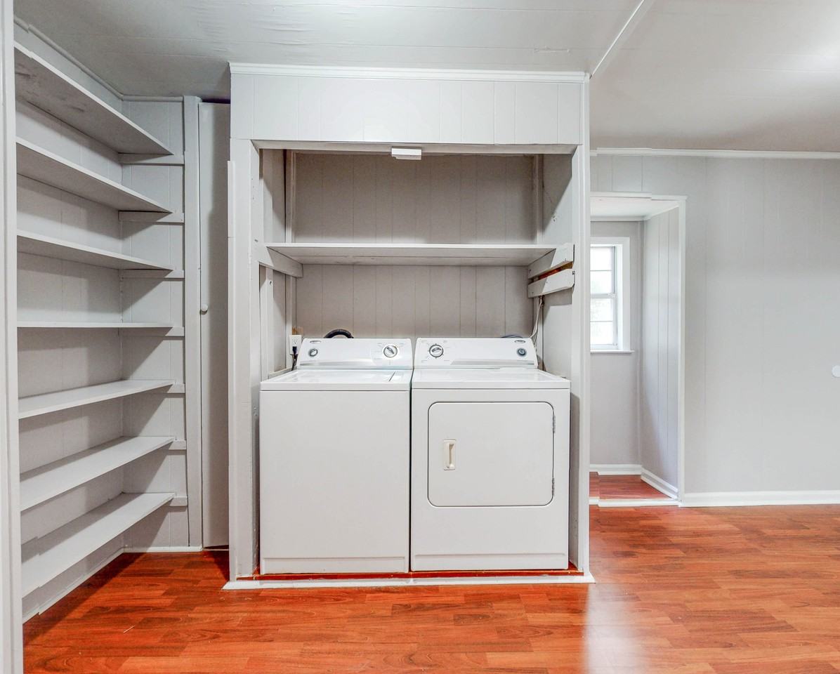 Sherwood Dr - Photo 7 of 10