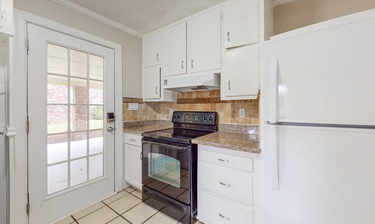 Sherwood Dr - Photo 5 of 10